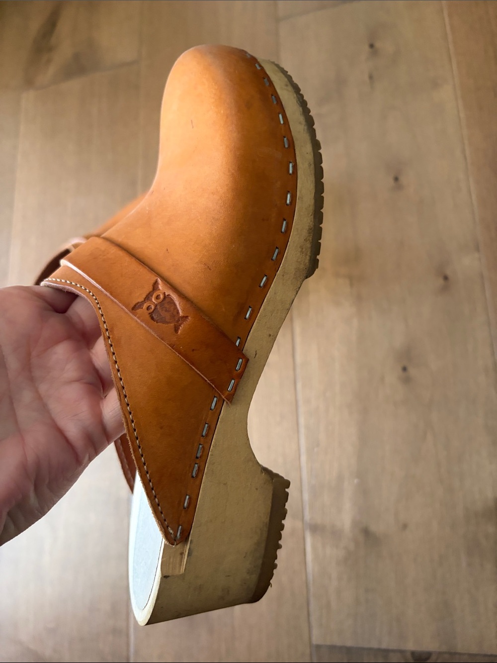 $200 Sandgrens Wood Leather Slip-On Clogs in Cognac Tan